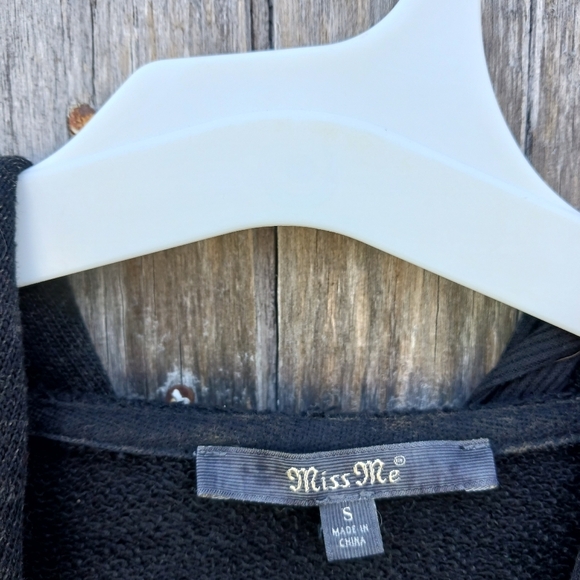 Miss Me Zip Up Hooded Sweatshirt Womens Size S Embroidered Detail Thumb Holes - Picture 4 of 6